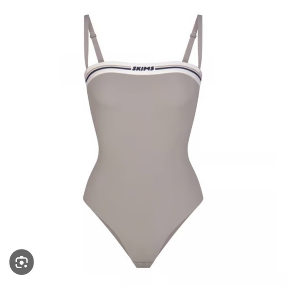 SKIMS Tops - NWT SKIMS 2X Fits Everybody Logo Bodysuit